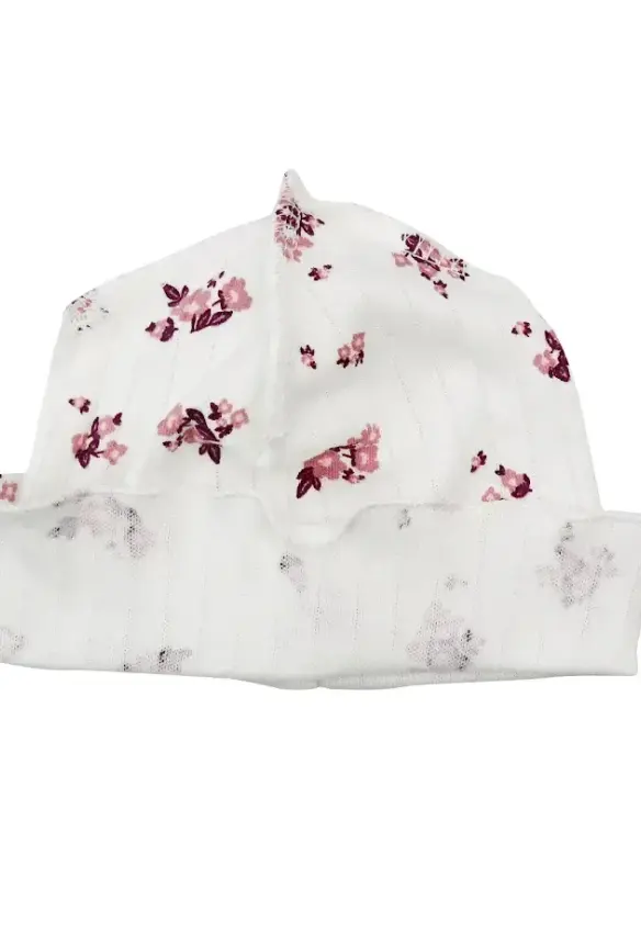 Шапочка для новонардженних. Колір : Молочний. Принт: Квіти. Розмір: 37. MiniKin