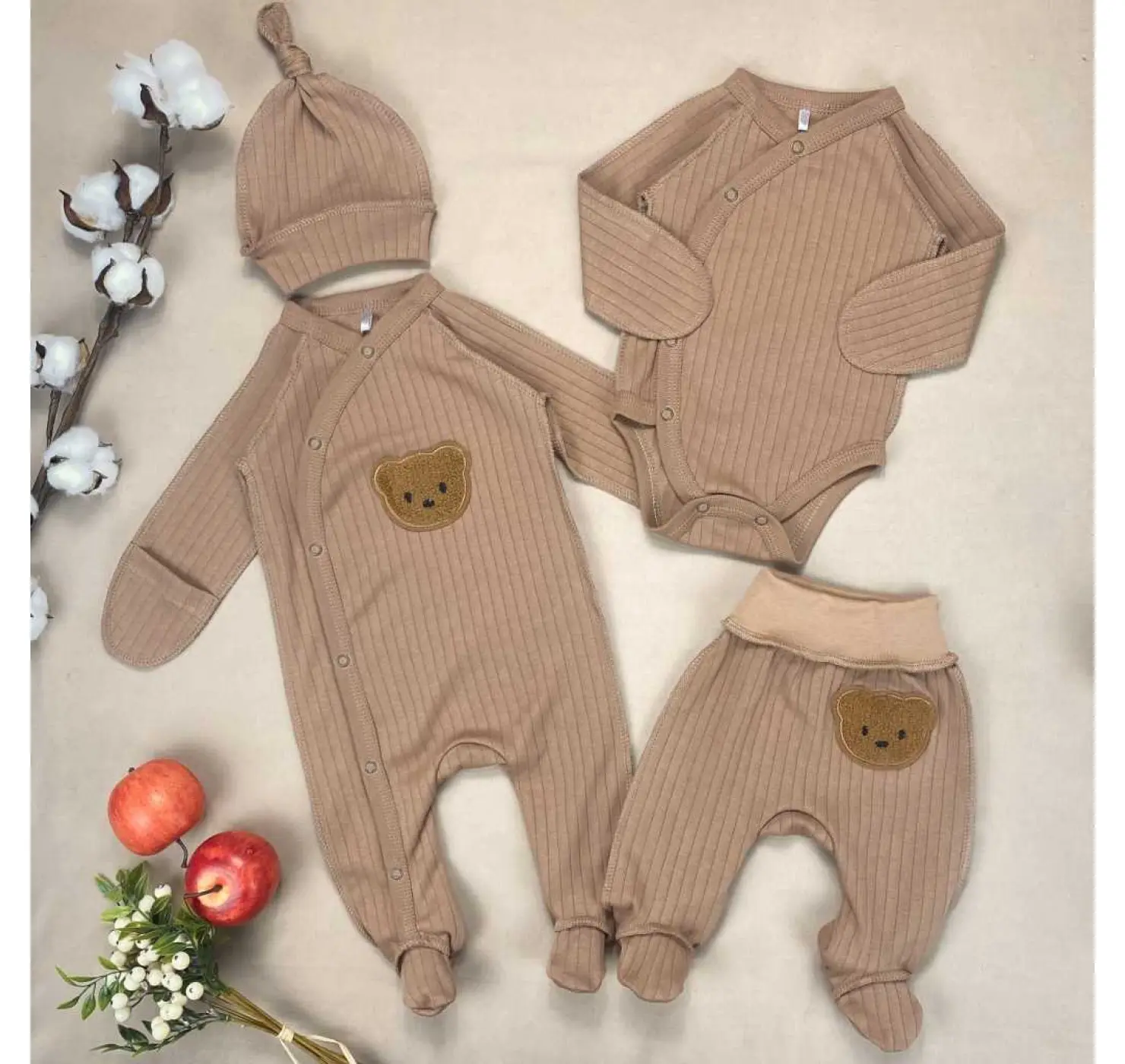 Комплект (комбінезон, боді, повзунки, шапочка). Розмір: 56 | Колір: Коричневий. Sweet Mario