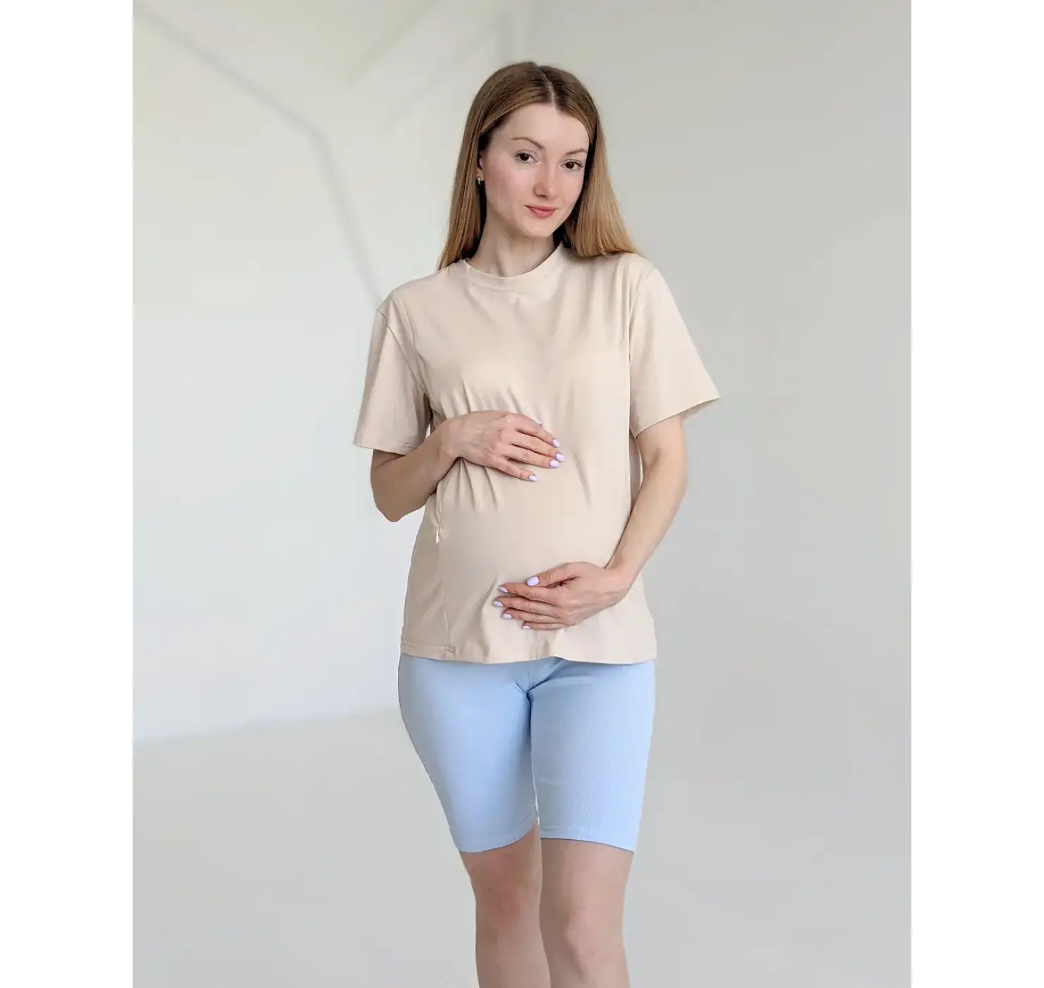 Футболка для вагітних та годуючих мам . Колір: Кремовий. Розмір: 50/52. DIVATEX