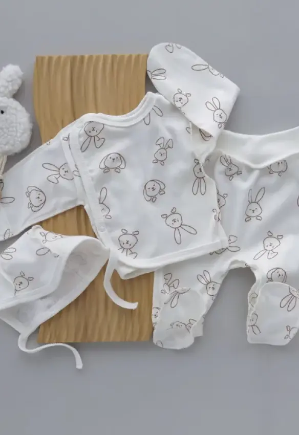 Набір 3в1: Льоля, повзунки та шапочка на зав’язках. Принт: Зайчик. Матеріал: Інтерлок. Розмір: 62 (1-3міс). Home.mama