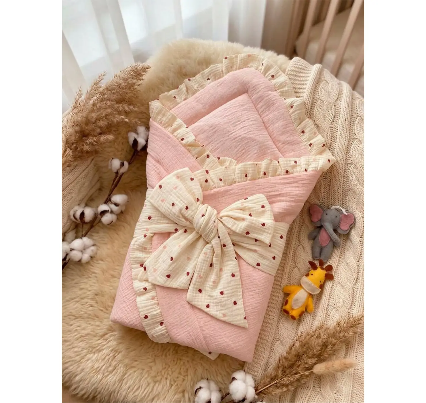 Мусліновий утеплний плед на виписку + бант. Розміри: 90/90 . Колір : Молочний/Пудровий. SweetMario вид 1