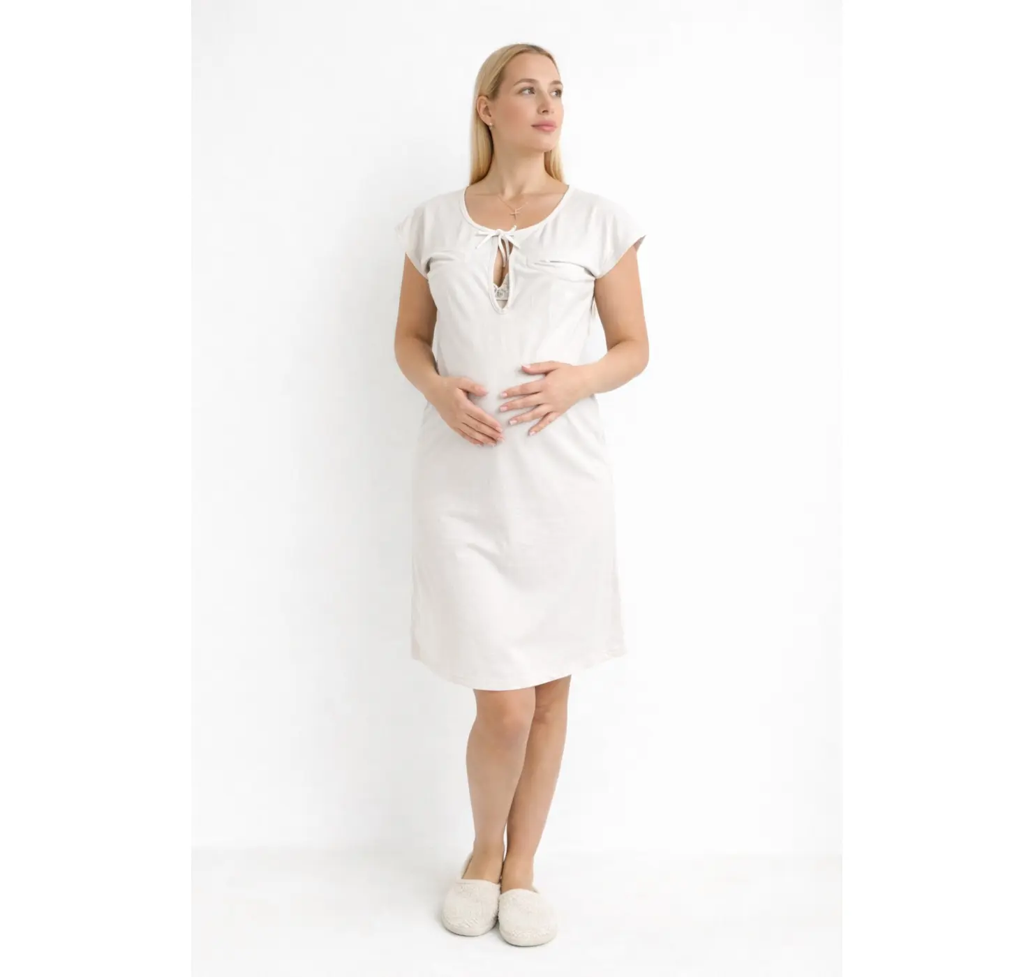 Нічна з великим вирізом на пологи. Розмір: 54/56 Колір: Слонова кістка . Сонечко