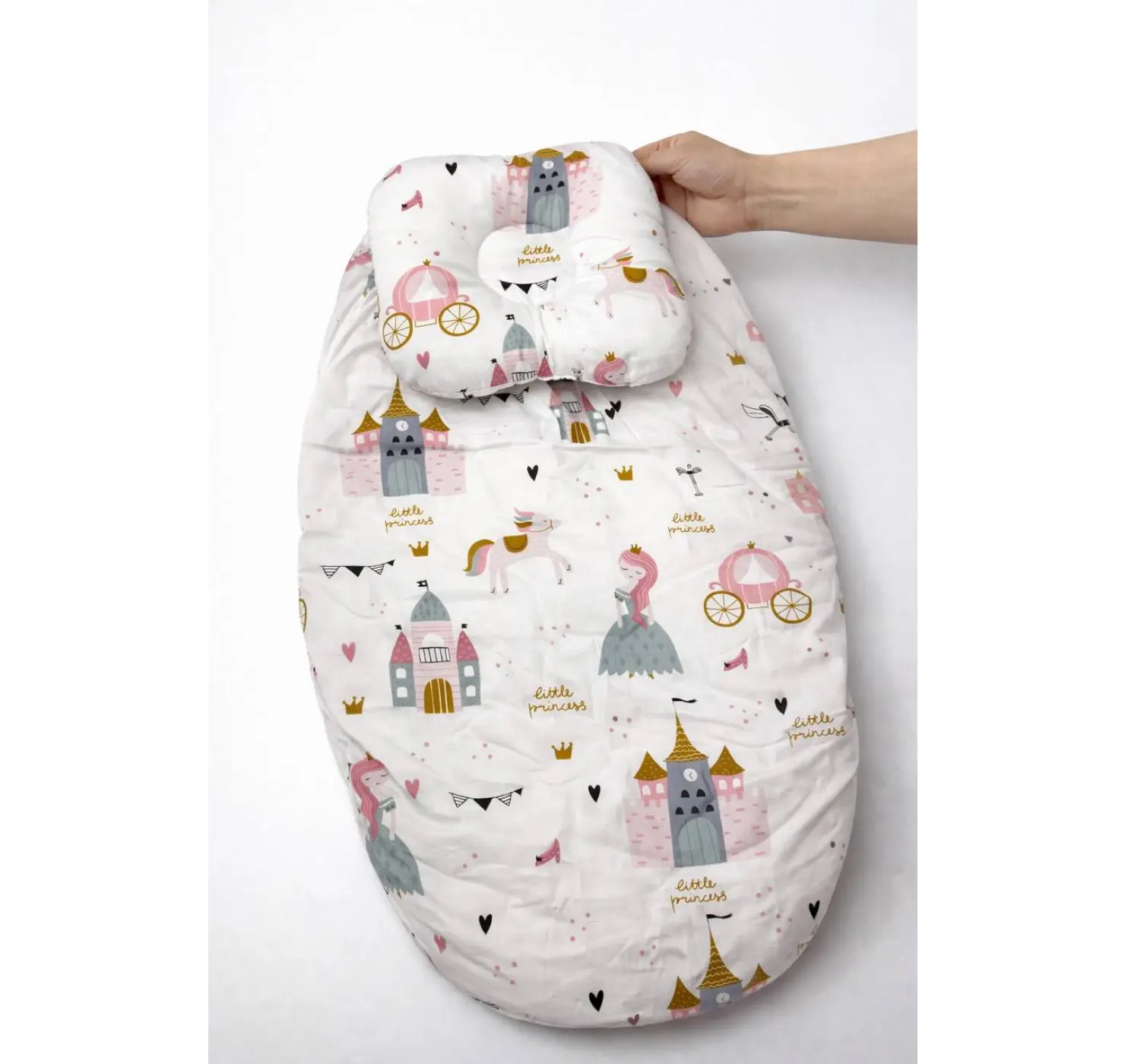 Непромокаюча простинь + подушка у візочок на резинці. Колір: Червоний .  Home.mama вид 2