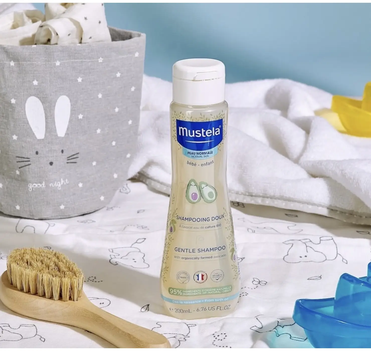 Пом'якшуючий шампунь для волосся. Розміри: 200 мл. Mustela