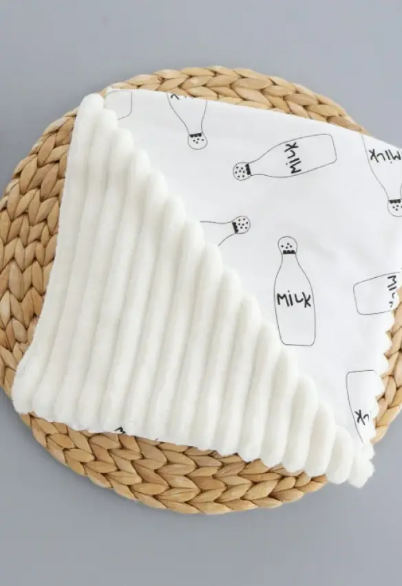 Плед плюшевий Мілк. Розмір: 100х80 | Колір:  Молочний | Матеріал: Плюш/Бавовна. Home.mamа