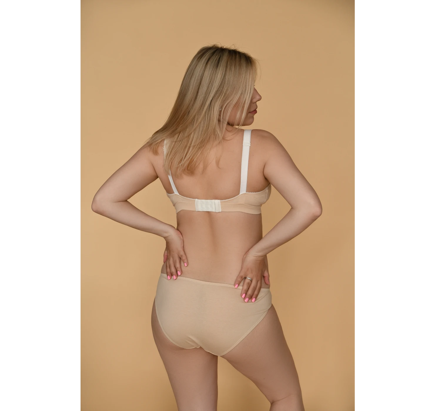 825_beige_04