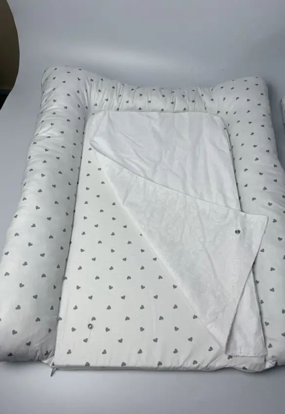 Повивальний матрац + непромокаюча пелюшка . Принт Серце. Колір: Сірий : Розміри : 60*70. Home.mama