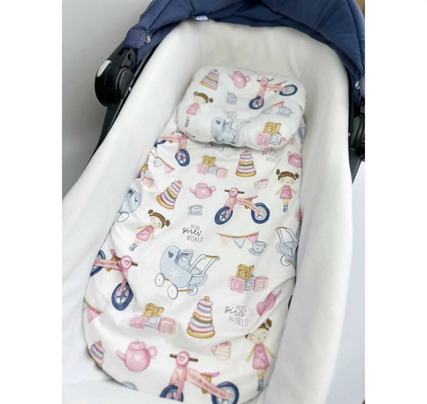 Непромокаюча простинь + подушка у візочок на резинці. Принт: Зірки.  Колір: Рожевий/Синій. Home.mama вид 4