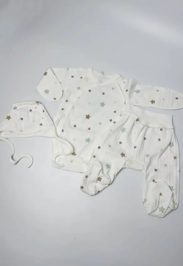 Комплект (Боді, повзунки, шапочка). Розмір: 56 | Колір: Молочний. Sweet Mario