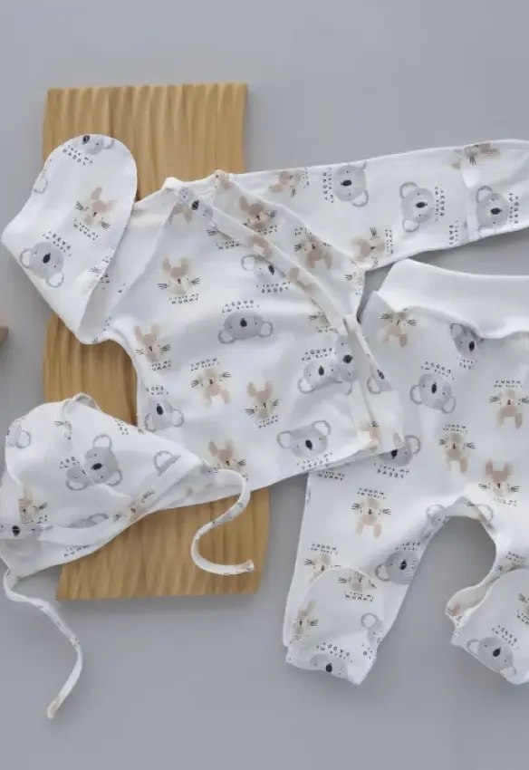 Набір 3в1: Льоля, повзунки та шапочка на зав’язках. Принт: Коала. Матеріал: Інтерлок. Розмір: 56 (0-1міс.). Home.mama