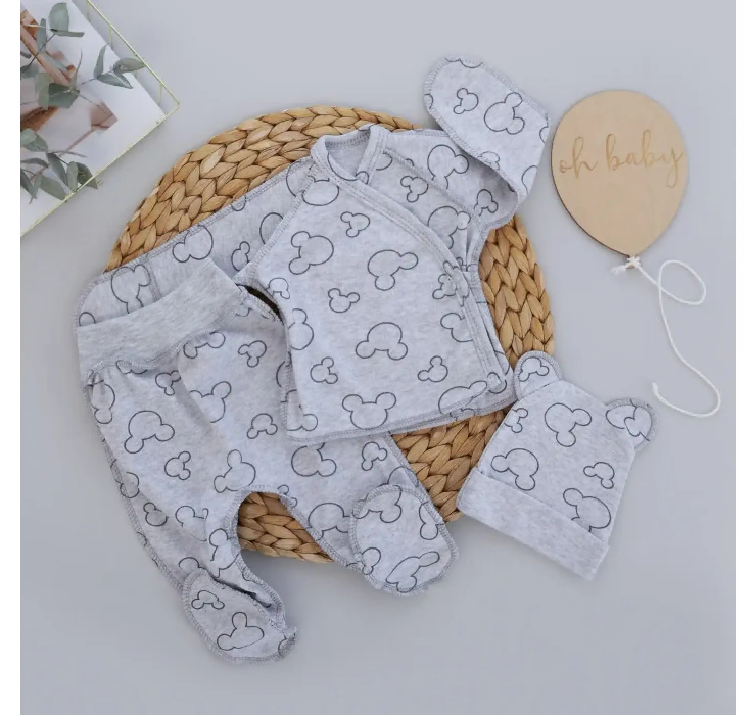 Набір 3в1: Льоля, повзунки та шапочка на зав’язках. Принт: Міккі. Колір: Сірий.  Матеріал: Інтерлок. Розмір: 56 (0-1міс.). Home.mama