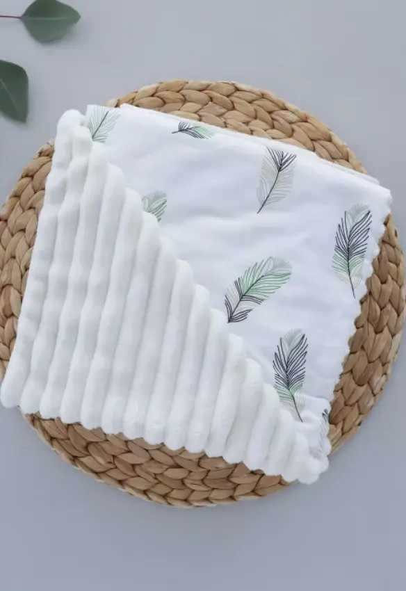 Плед плюшевий Пір’їнки . Розмір: 100х80 | Колір: Молочний/Оливка | Матеріал: Плюш/Бавовна. Home.mama