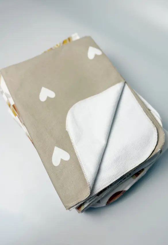 Пеленка непромокаюча байка. Розмір: 50/70. Колір:Темний Беж . Принт: Седця. Home.mama.